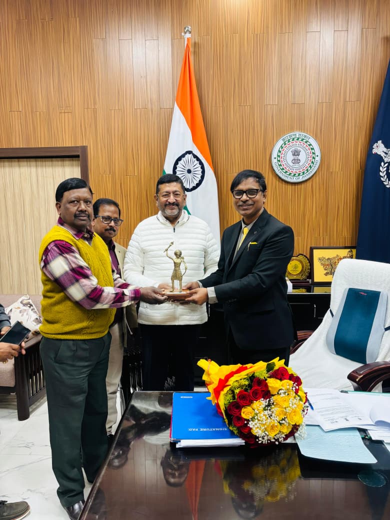 हॉफ़ से मिले वन विकास निगम के पदाधिकारी